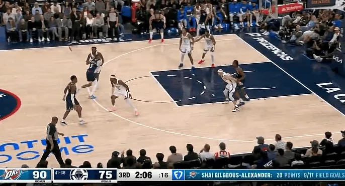 星空体育下载网址-轻轻松松！亚历山大三分投进拿20分，已经连续140场拿到20+